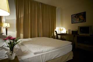 Отель Rembrandt Hotel Бухарест Стандартный номер-8